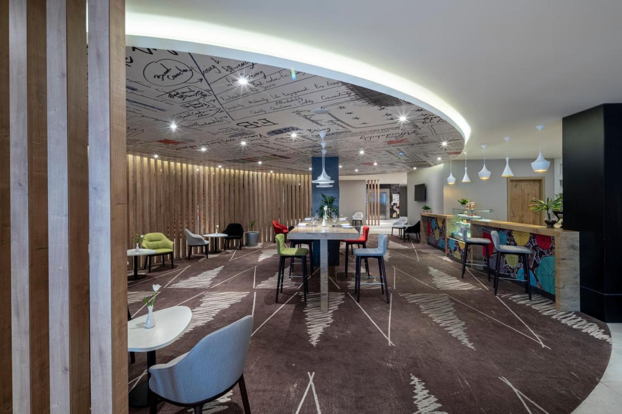 Ibis Jeddah Malik Road Otel Dış mekan fotoğraf