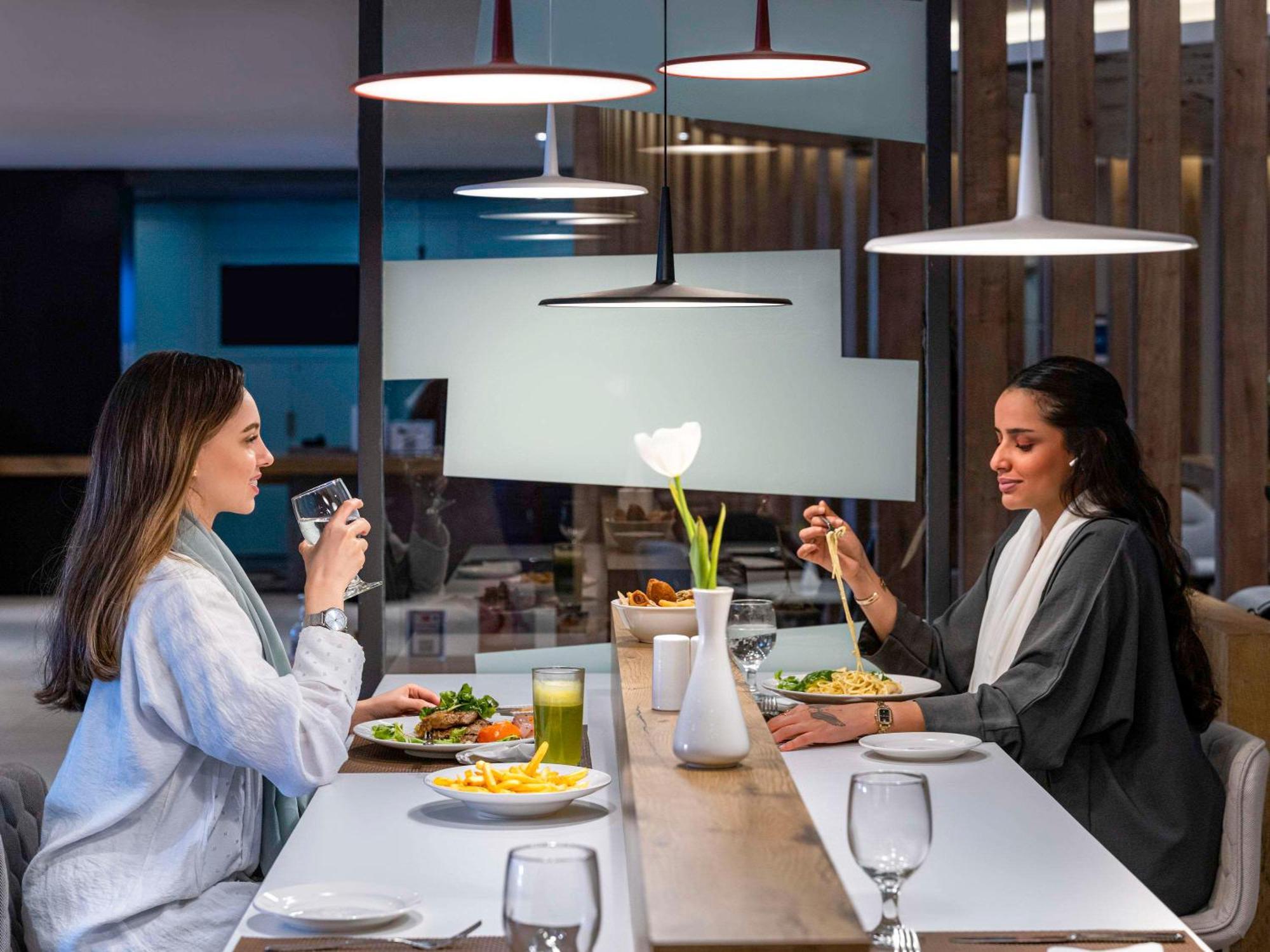 Ibis Jeddah Malik Road Otel Dış mekan fotoğraf